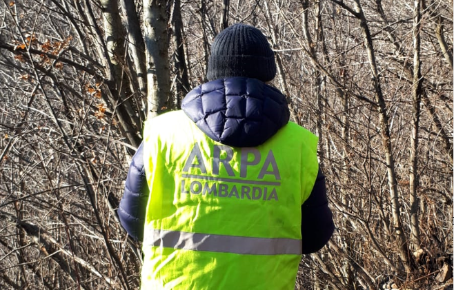 Un tecnico di Arpa Lombardia