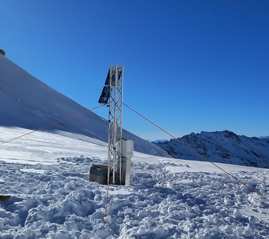 stazione di misura del permafrot al Colle Sommelier in Piemonte